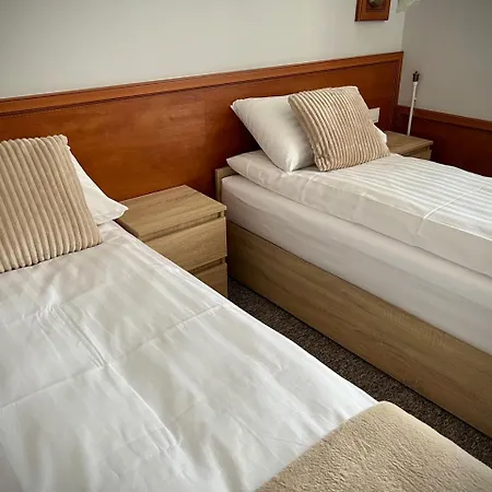 Adalbertus Dom Pielgrzyma Bed & Breakfast Gniezno