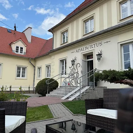 Adalbertus Dom Pielgrzyma לינה וארוחת בוקר 3*