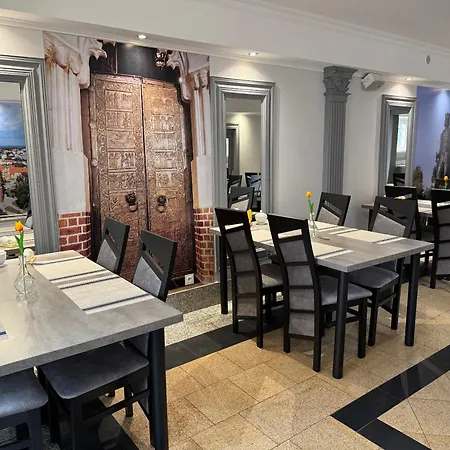 Adalbertus Dom Pielgrzyma לינה וארוחת בוקר גניזנו