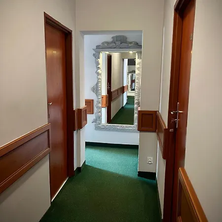 Adalbertus Dom Pielgrzyma Panzió 3*