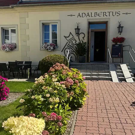 Adalbertus Dom Pielgrzyma Готель типу 