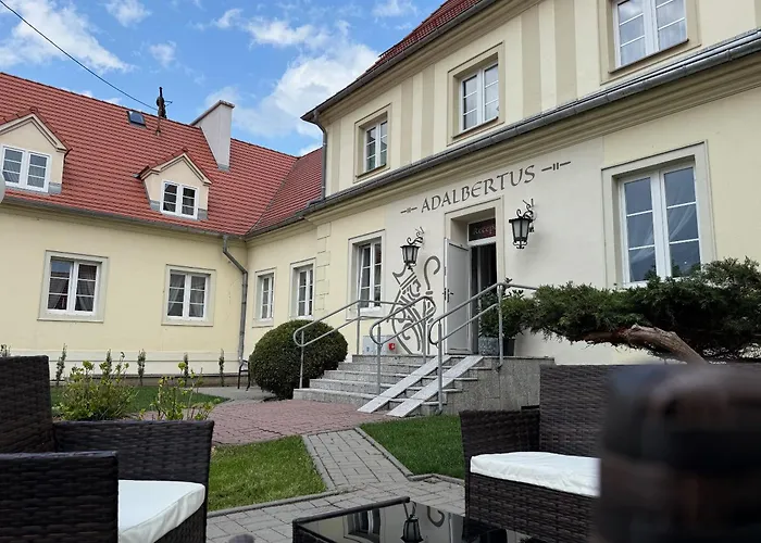 Adalbertus Dom Pielgrzyma לינה וארוחת בוקר 3*